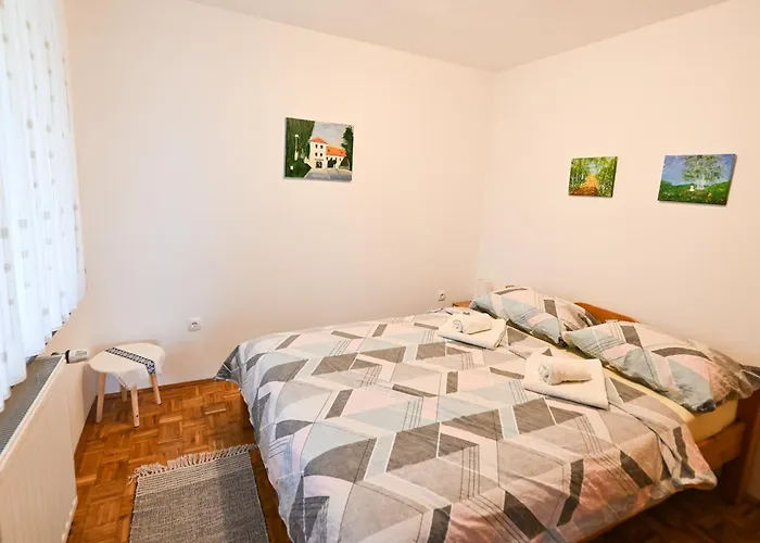 Pocitniska Hisa Parkfield Dragovan * Metlika